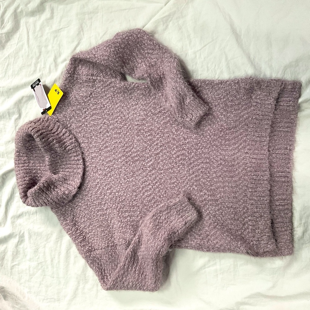 NWT Oversized Lavender Sweater (Reaction by Kenneth Cole) Women’s size small